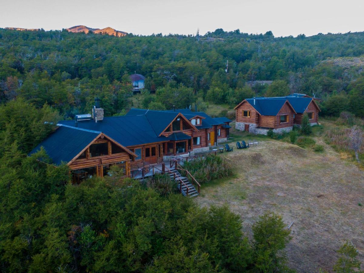 Laguna Larga Lodge Lago Futalaufquen ภายนอก รูปภาพ