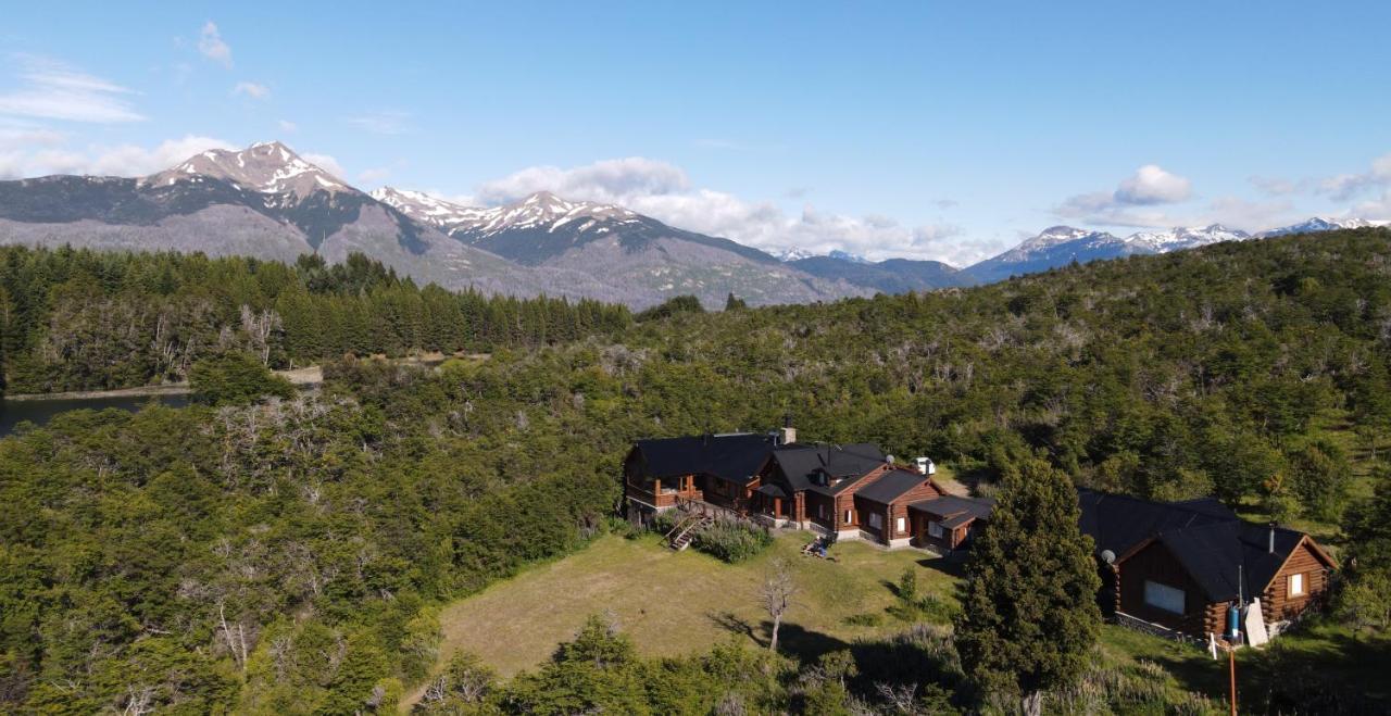 Laguna Larga Lodge Lago Futalaufquen ภายนอก รูปภาพ