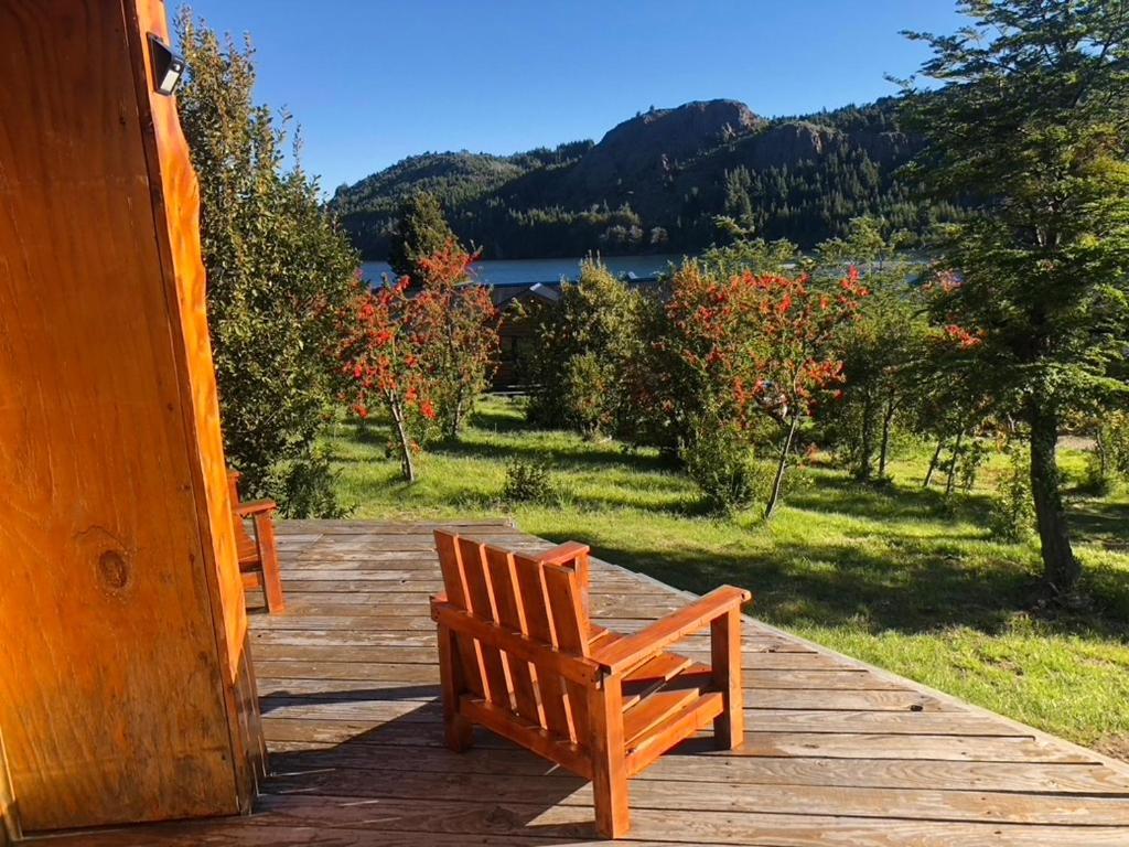 Laguna Larga Lodge Lago Futalaufquen ภายนอก รูปภาพ