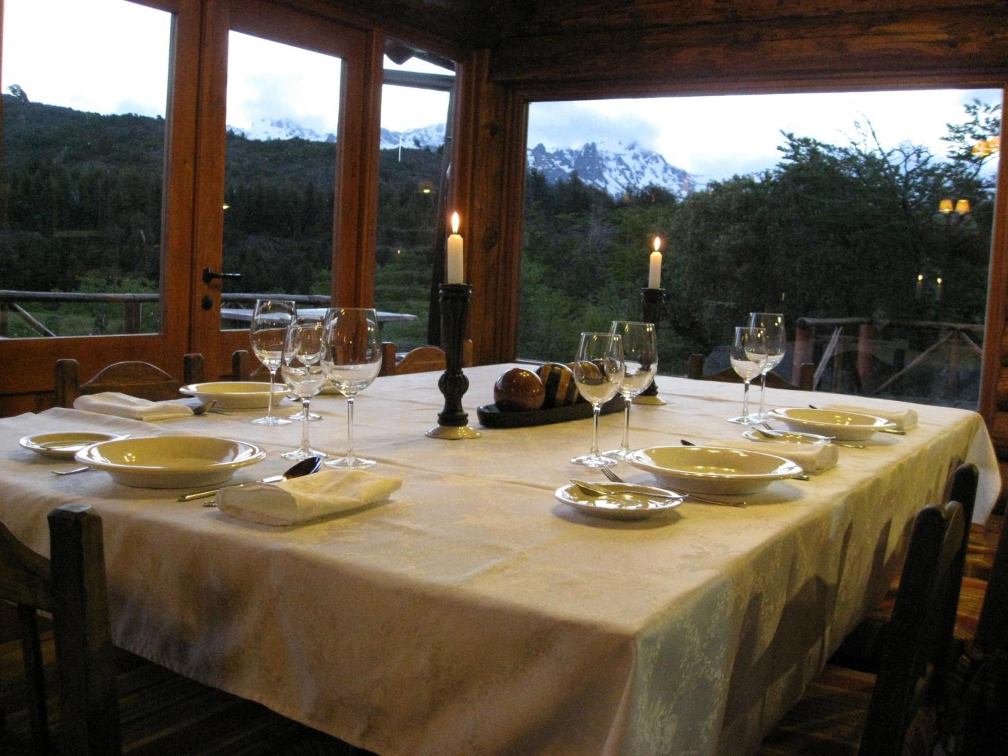 Laguna Larga Lodge Lago Futalaufquen ภายนอก รูปภาพ