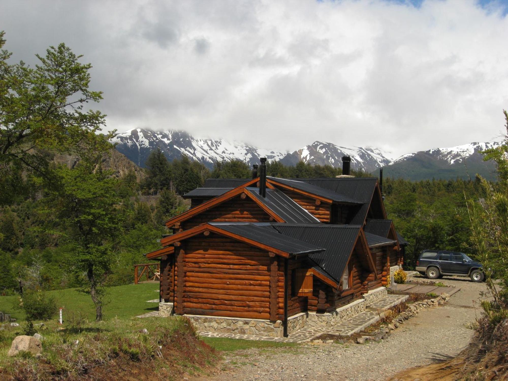 Laguna Larga Lodge Lago Futalaufquen ภายนอก รูปภาพ