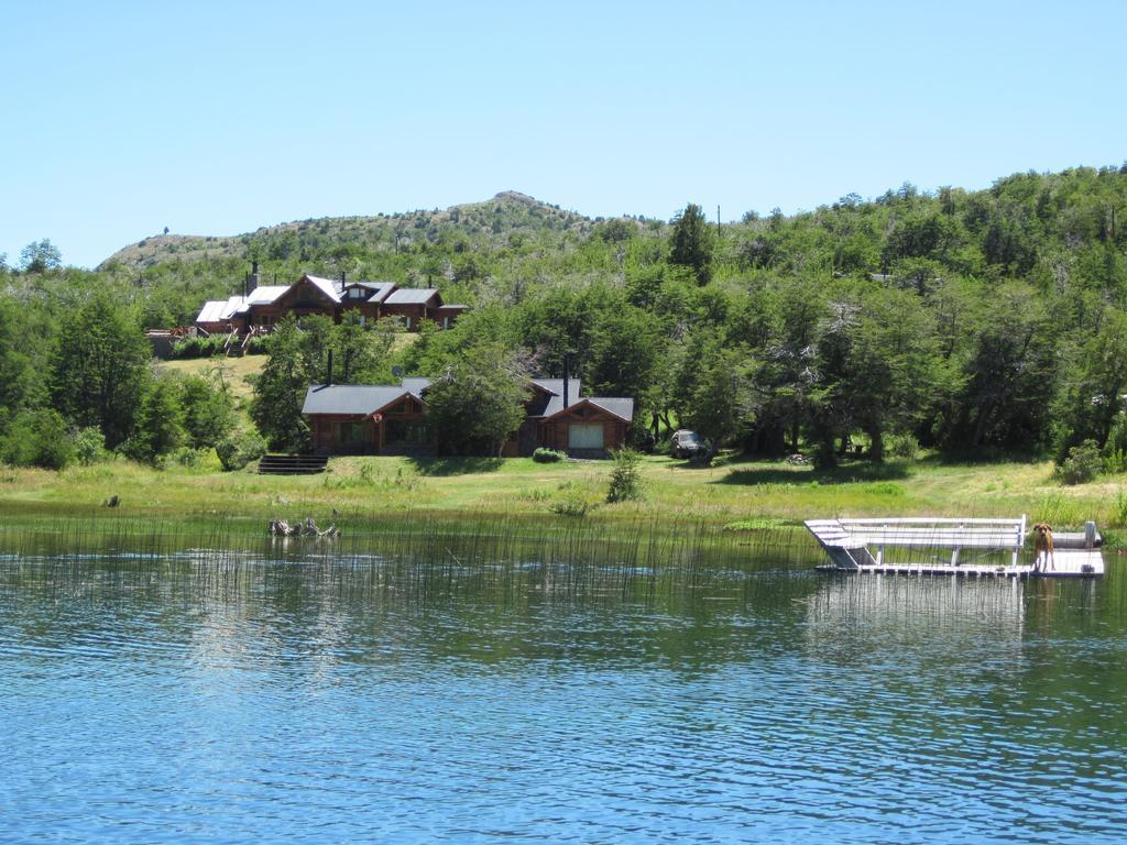 Laguna Larga Lodge Lago Futalaufquen ภายนอก รูปภาพ